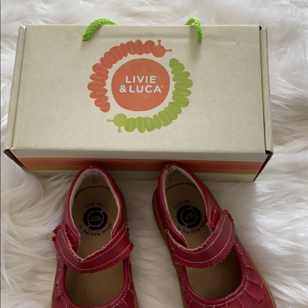 Livie + Luca girls ruche red shoe • size 10